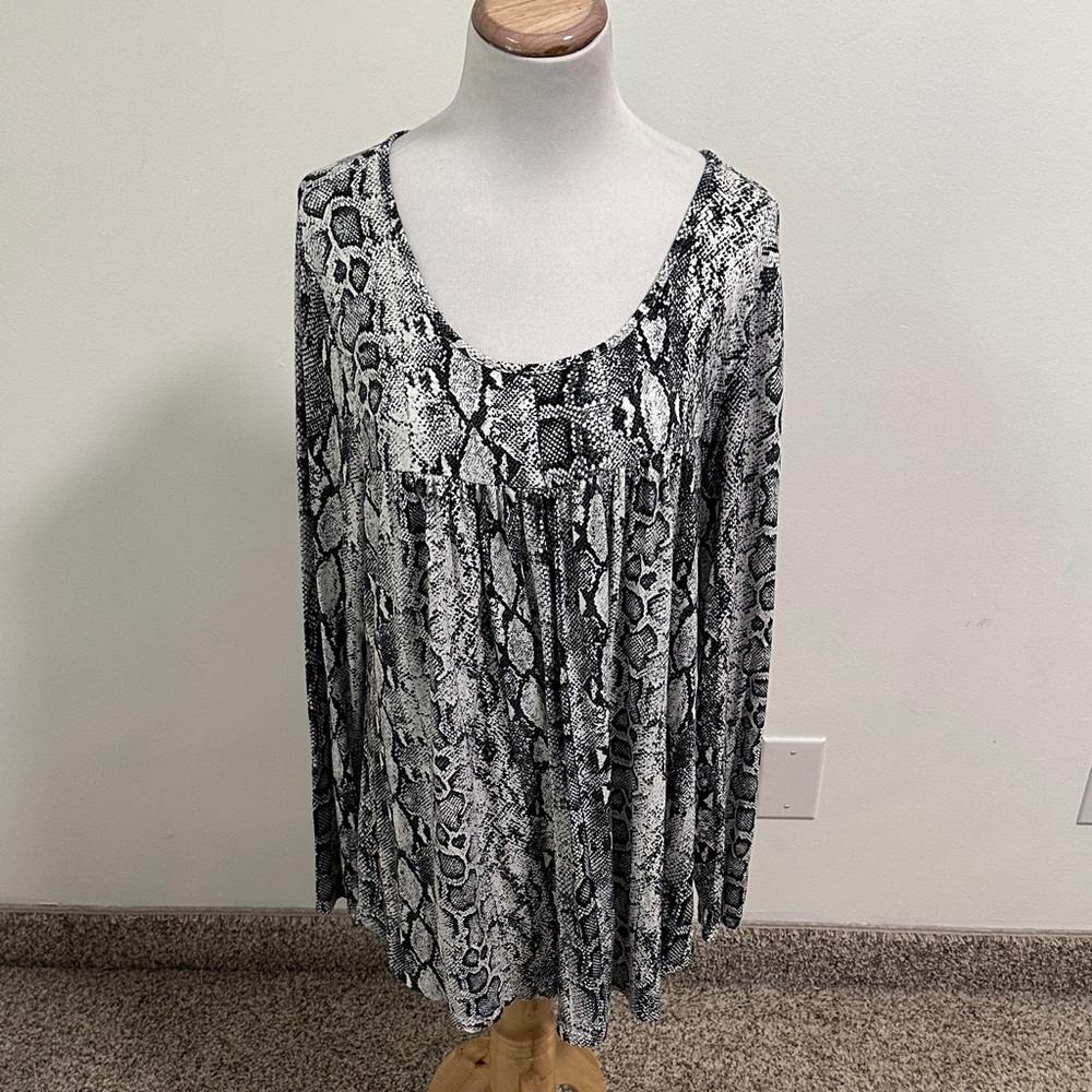 🥁 Longyuan Reptile Print Blouse